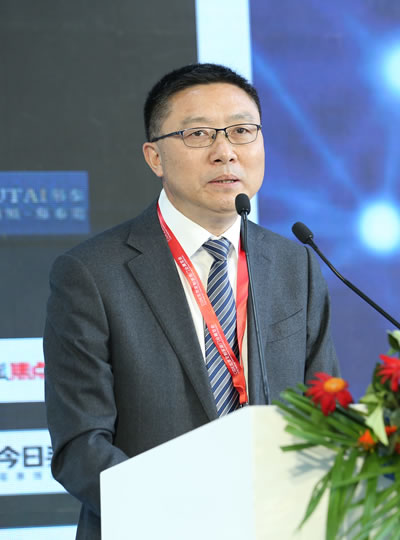 鄔成佳